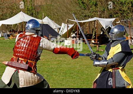 Evento Showfighting, cavaliere del torneo, Medioevo mercato di Pasqua, Ronneburg, Hesse, Germania Foto Stock