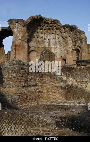 L'Italia. Villa Adriana. Villa Imperiale costruito dall'Imperatore Adriano (76-138). 2° secolo. Il Heliocaminus bagni. Tivoli. Foto Stock