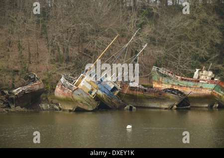 Barca da pesca relitto in Douarnenez, Bretagna Francia Foto Stock