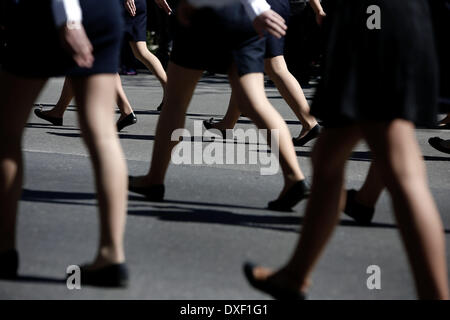 Salonicco, Grecia. 25 Mar, 2014. Studente sfilata per celebrare la Grecia del giorno di indipendenza sotto le misure di polizia che ha chiuso centrale di Salonicco del popolo per il timore di proteste contro il governo di Salonicco, Grecia il 25 marzo 2014. Credito: Konstantinos Tsakalidis/Alamy Live News Foto Stock