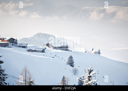 Area sciistica di Wilder Kaiser in Alpi vicino a Kufstein in Austria, l'Europa. Foto Stock