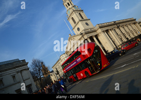 Nuovo autobus per Londra Foto Stock