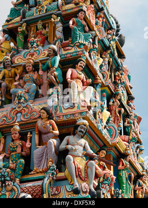 Tempio Hindu Sri Mariamman su South Bridge Road nel quartiere di Chinatown di Singapore. Foto Stock