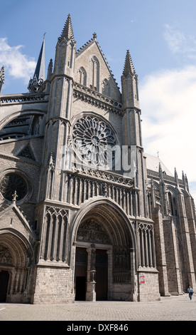 San Martin's Cathedral di Ypres, Belgio. Vandenpeerboomplein Foto Stock