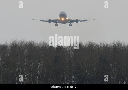 Gli aerei TriStar operati dalla RAF atterrarono per l'ultima volta per lo stoccaggio e presumibilmente per la demolizione. La Royal Air Force condusse la sua ultima missione operativa con il Lockheed TriStar il 24 marzo 2014 Foto Stock