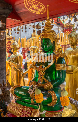 Il Buddha di smeraldo santuario di Doi Suthep tempio Buddista vicino a Chiang Mai nel nord della Thailandia Foto Stock