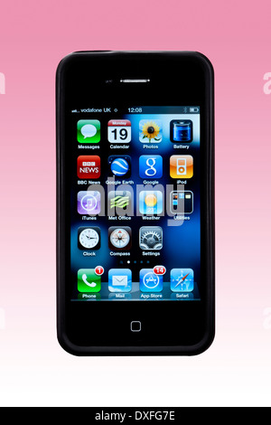 Un Apple iPhone4 mostra le applicazioni di visualizzazione. L'iphone ha anche la gomma esterna caso di bordo. Foto Stock