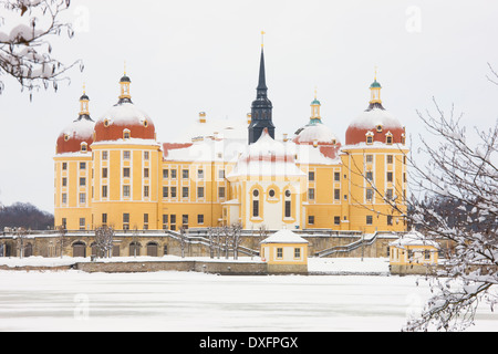 Castello di Moritzburg in inverno, nei pressi di Dresda, Sassonia, Germania Foto Stock