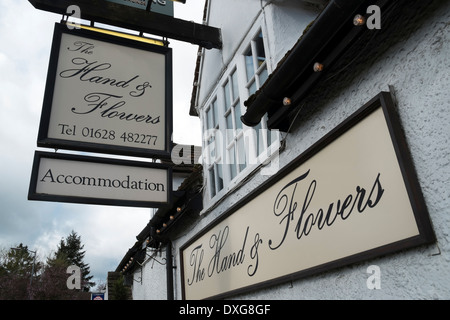 Mano & Fiori bar ristorante e public house Marlow Bucks REGNO UNITO Foto Stock