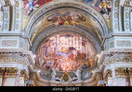 Il barocco trompe-l'oeil abside affresco, apoteosi di Sant Ignazio, la Glorificazione di San Ignazio di Loyola, da Andrea Pozzo Foto Stock