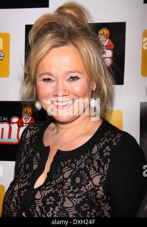 Caroline Rhea apertura notturna del musical di Broadway 'Annie' presso il Palace Theatre - Arrivi. Dotato di: Caroline Rhea dove: n Foto Stock