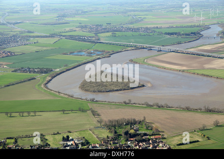 Vista aerea di Howden Dyke isola nei pressi di Goole, nel fiume Ouse, Yorkshire. Noto anche come Isola di gancio o isola Silverpit Foto Stock