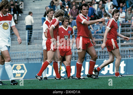 Calcio, Bundesliga, 1983/1984, Reno Stadium, Fortuna Duesseldorf contro Hamburger SV 2:3, scena del match, f.l.t.r. Ruediger Wenzel (Fortuna), Holger Fach (Fortuna), Wolfgang Rolff (HSV), Bernd Wehmeyer (HSV), leader squadra Felix Magath (HSV), Juergen Foto Stock