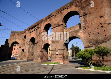 Italia, Roma, porta maggiore, acquedotto Nero Foto Stock