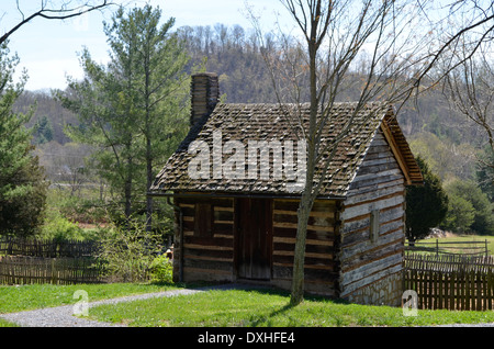 Old log cabin a Rocky Mount Tennessee Foto Stock