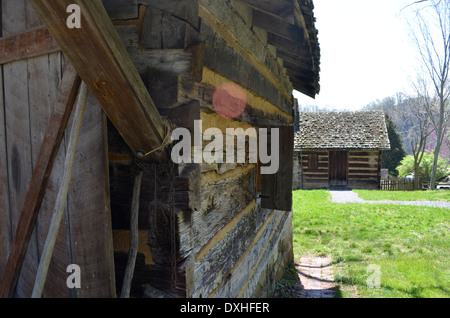 Old log cabin a Rocky Mount Tennessee Foto Stock