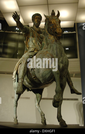 Marco Aurelio (121-180). Imperatore romano da 161 a 180. Statua equestre. La scultura. Bronzo. Musei Capitolini. Roma. L'Italia. Foto Stock