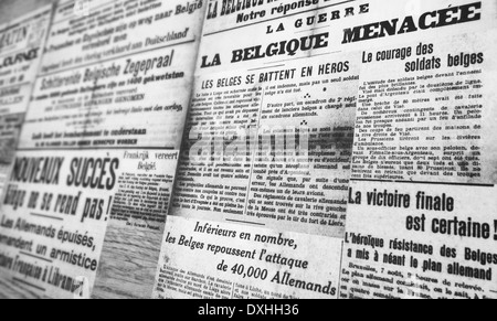 La prima guerra mondiale gli articoli di giornale in lingua francese di carte belga per le notizie circa la prima guerra mondiale una parte anteriore in Belgio Foto Stock