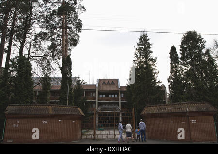 Kiev, Ucraina. 25 Mar, 2014. Crimea Tatar rifugiato famiglia al ritorno dalla gita a piedi vicino a Kiev © Sergii Kharchenko/NurPhoto/ZUMAPRESS.com/Alamy Live News Foto Stock