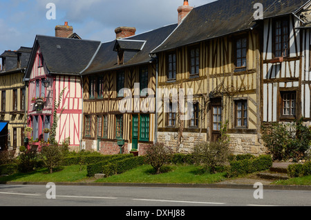 Le Bec-Hellouin village. Regione Alta Normandia nel nord della Francia Foto Stock