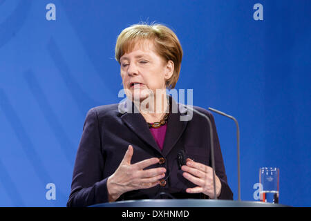 Berlino, Germania. Marzo 26th, 2014. Presidente della Repubblica di Corea, parco-geun hye e il Cancelliere Merkel alla conferenza stampa nella Cancelleria tedesca a Berlino. / Immagine: il Cancelliere tedesco Angela Merkel (CDU). Credito: Reynaldo Chaib Paganelli/Alamy Live News Foto Stock