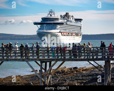 Nave da Crociera Caribbean Princess ormeggiato a Bar Harbor Maine USA 9 Foto Stock