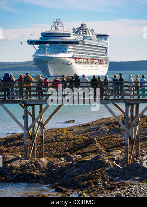 Nave da Crociera Caribbean Princess ormeggiato a Bar Harbor Maine USA 8 Foto Stock