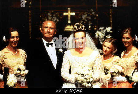 MURIEL'S WEDDING (FR/AUS 1994) BILL HUNTER, TONI COLLETTE W Foto Stock