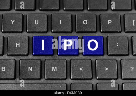 IPO blu o offerta pubblica iniziale parola sulla tastiera Foto Stock