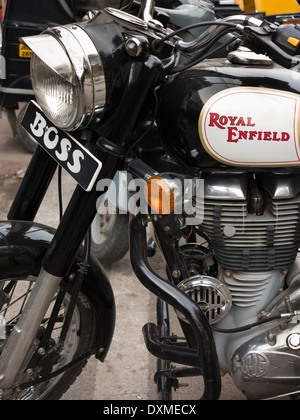 India, Jammu e Kashmir Jammu, Rajinder Bazaar, Royal Enfield Bullet motociclo Foto Stock