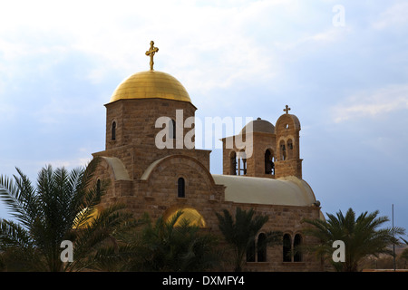 Chiesa greco-ortodossa di Betania battesimo sito,Giordania Foto Stock