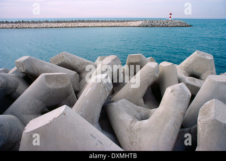 Emirati Arabi Uniti Dubai Mina Jebel Ali Staybits alla porta di controllo delle forme d'onda Foto Stock