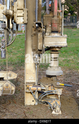 Attrezzatura di perforazione per ingegneria geotecnica scopo. Foto Stock