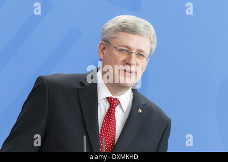 Berlino, Germania. 27 Mar, 2014. Il primo ministro di Kanada Harper e dal Cancelliere Merkel alla conferenza stampa nella Cancelleria tedesca a Berlino./immagine: il primo ministro di Kanada Harper, il 27 marzo 2014. Credito: Reynaldo Paganelli/NurPhoto/ZUMAPRESS.com/Alamy Live News Foto Stock