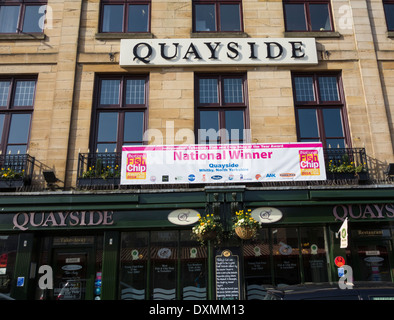 Il Quayside, Whitby, North Yorkshire. Regno Unito. Vincitore del miglior nazionale indipendente e di pesce da asporto chip award 2014 Foto Stock