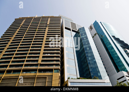 Edificio alto e moderno a Bangkok, in Thailandia Foto Stock