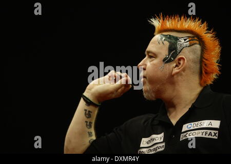 Dublino, Irlanda. 27 Mar, 2014. Dublino Irlanda, Peter Wright azione contro Michael van Gerwen PDC Freccette Premier League dalla O2 Arena, Dublino, Irlanda Carte: Azione Plus immagini di sport/Alamy Live News Foto Stock