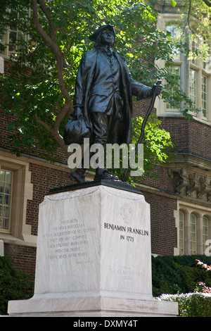 Statua di Benjamin Franklin nel 1723, University of Pennsylvania, Philadelphia, Pennsylvania, Stati Uniti d'America Foto Stock