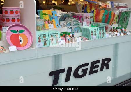 Tiger store su Tottenham Court Road, Londra, Regno Unito. Foto Stock