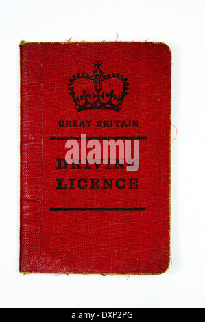 Vecchio rosso patente di guida britannica Foto Stock