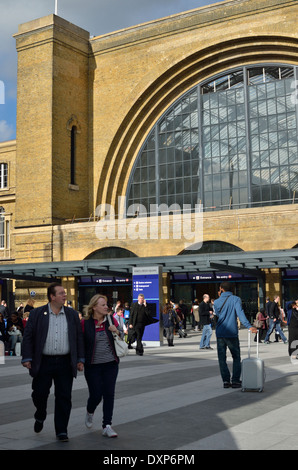 Il rinnovato dalla Stazione Ferroviaria di King's Cross, Londra, Regno Unito. Foto Stock