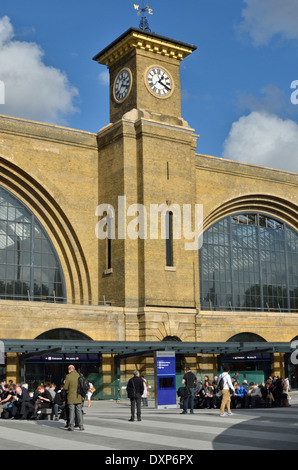 Il rinnovato dalla Stazione Ferroviaria di King's Cross, Londra, Regno Unito. Foto Stock