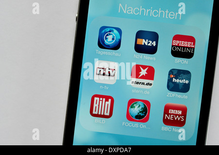 Oldenburg, Germania, app per le news su uno smartphone Foto Stock