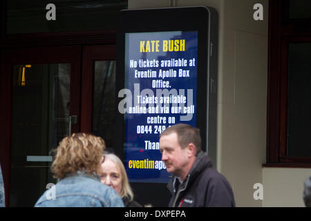 Londra REGNO UNITO. Il 28 marzo 2014. I biglietti per il Kate Bush concerti hanno venduto in quindici minuti dopo il cantautore ha annunciato una serie di date dei concerti. Kate Bush farà un ritorno live stage aspetto dopo 35 anni inizio all'Apollo Hammersmith più tardi nell'anno Credito: amer ghazzal/Alamy Live News Foto Stock