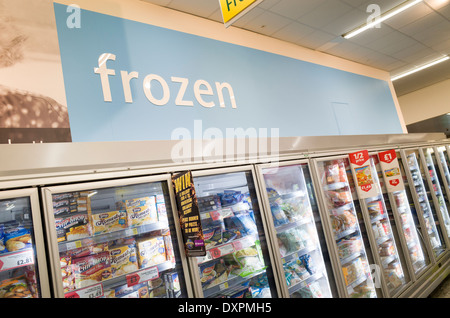 Sezione di alimenti surgelati al supermercato Morrisons, Regno Unito Foto Stock