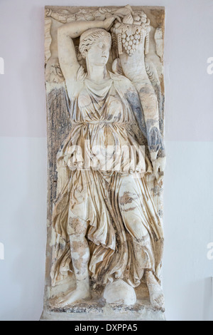 Il bassorilievo di una donna, antica statua romana di Cartagine il Museo Nazionale, Tunisi, Tunisia Foto Stock