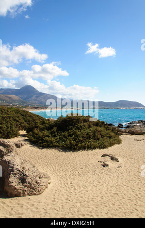 Falassarna Beach ha vinto premi per essere la più bella spiaggia di Creta ed è sempre una delle dieci più belle spiagge in Europa. Foto Stock