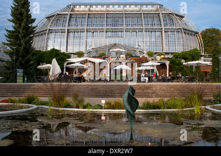 Giardino botanico di Berlino, con più di 43 ha il più grande giardino botanico d'Europa. Il principale effetto serra tropicale. La Berlin Foto Stock
