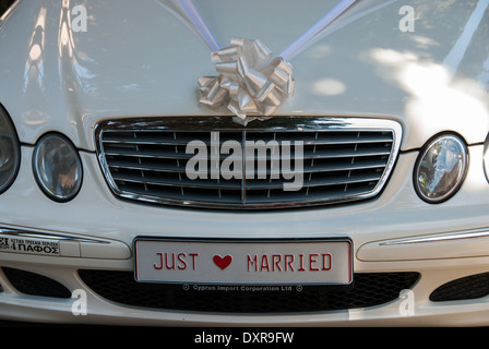 Limousine per matrimoni personalizzate con numero di targa. Foto Stock