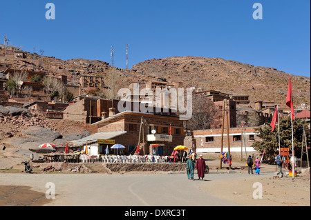 Il villaggio di Oukaimeden, uno sci ed escursionismo centro nelle montagne Atlas al di sopra di Marrakech, Marocco Foto Stock